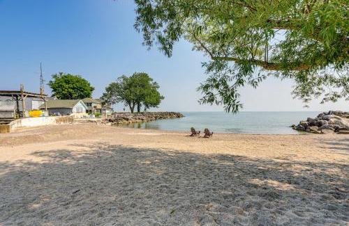 Huron House | Walk to Private Beach Lake Erie Retreat with Yard!