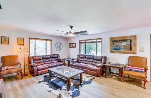 Pinetop-Lakeside House | Walk to Rainbow Lake Cabin with Game Room and Yard