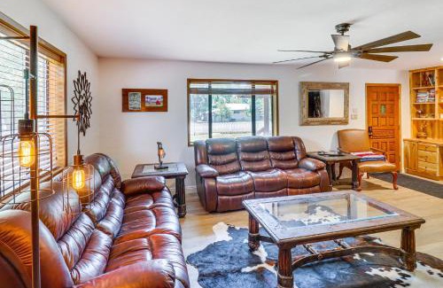 Pinetop-Lakeside House | Walk to Rainbow Lake Cabin with Game Room and Yard