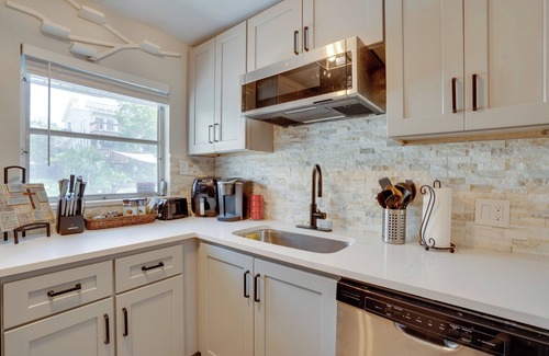 Redington Shores House | Walk to Redington Beach: Renovated Duplex w/Patio