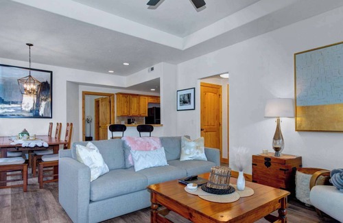 Kimball Junction House | Walk to Redstone Village with shops & restaurants-Fox Point 2 Bedroom
