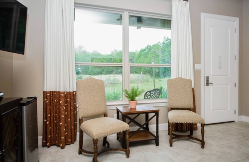 Spring Branch House | Walk to Remi's Ridge & Hayes Hollow Century Oak Casita - Near Canyon Lake