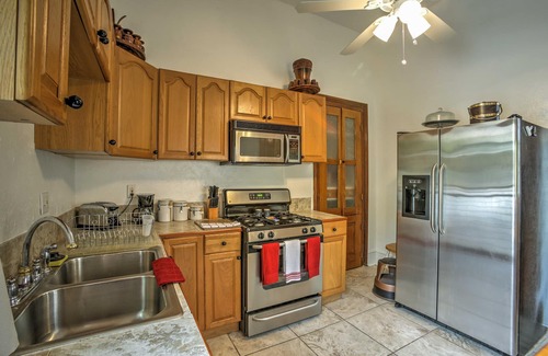 Black Pearl House | Walk to River, Tram & Zoo: Classic NOLA Home!