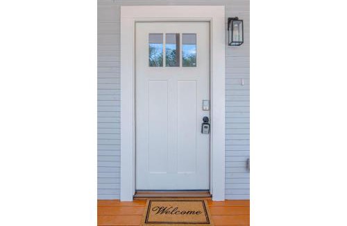 Eastside Promise Neighborhood Apartment | Walk to Riverwalk 3BR2BA Gem Near Fun Downtown