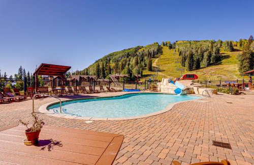 Purgatory Apartment | Walk to Ski Lift Condo with Hot Tub in Durango!