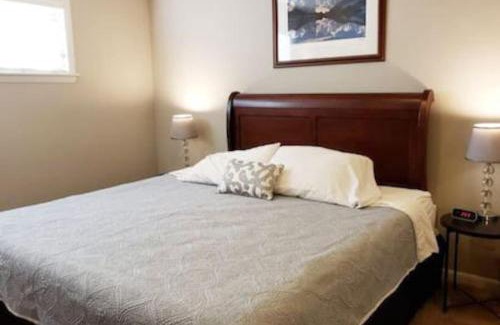 Athens Apartment | Walk to Sanford Stadium DT view Dawg Friendly