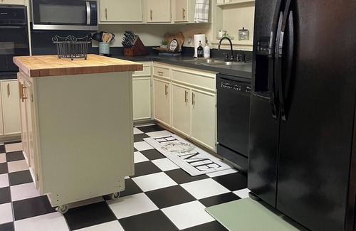 Nacogdoches House | Walk to SFA, Centrally located 3 bedroom in historic Pecan Street Neighborhood