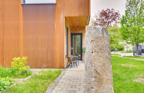 Oakdale Apartment | Walk to Shops & Eats: Sleek Portland Studio!