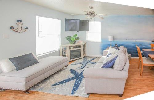 Surfside Beach House | Walk to Shore and Eats Surfside Beach Gem with Deck
