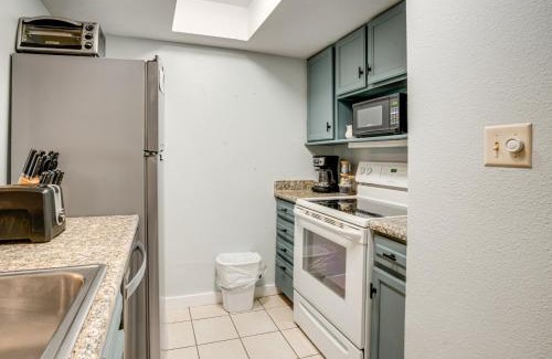 East Village at Copper Apartment | Walk to Ski Lift and Hot Tub Copper Mountain Condo