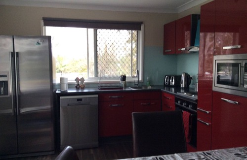 Sanctuary Point House | Walk to St Georges basin and 5 min drive to Jervis Bay Beaches, Family Oasis