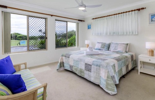 Woorim House | Walk to Surf Beach - Ground floor apartment - Bribie Horizons Boyd St, Woorim