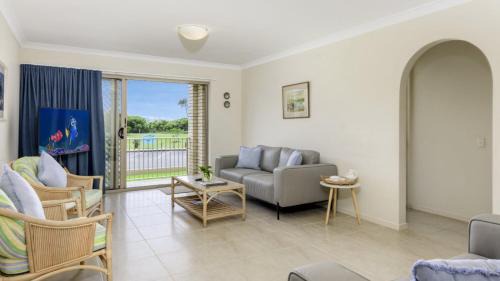 Woorim House | Walk to Surf Beach - Ground floor apartment - Bribie Horizons Boyd St, Woorim