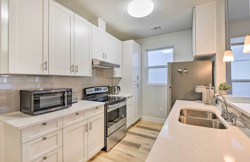 Fort Worth Apartment | Walk to TCU: Fort Worth Retreat w/Balcony!