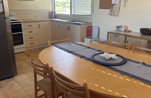 Woodgate House | Walk to the beach-3BR House-Aircon-Pool table-WiFi-Pet friendly-EV Charger