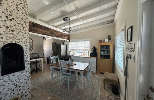 Fortescue House | Walk to the Beach and Marina! Family and dog friendly in Fortescue NJ!