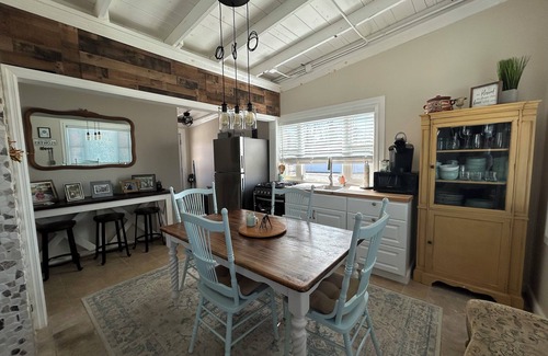 Fortescue House | Walk to the Beach and Marina! Family and dog friendly in Fortescue NJ!