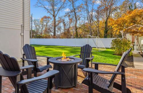 West Yarmouth House | Walk to the Beach - Modern Home with FirePit and Bikes