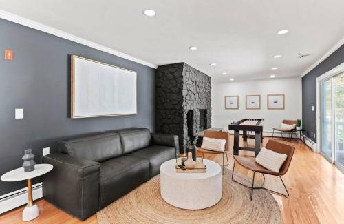 West Yarmouth House | Walk to the Beach - Modern Home with FirePit and Bikes