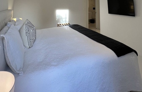 Orakei Apartment | Walk to the beach