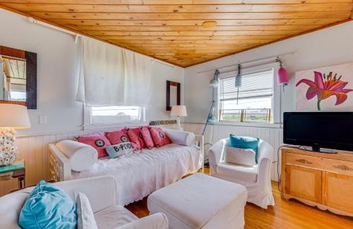 Biddeford Pool Apartment | Walk to the Beach Pet-Friendly Gem in Biddeford!