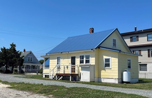 Ocean City House | Walk to the Marinas & all the fun stuff! Cottage from the movie Ping Pong Summer