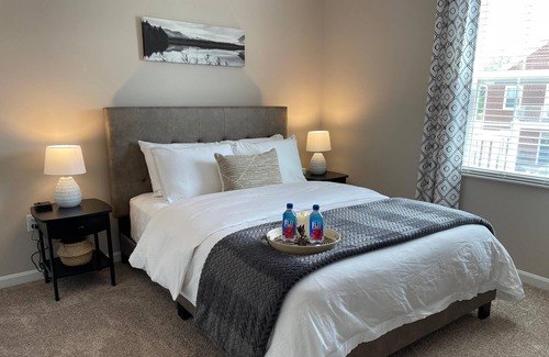 Westerville Apartment | *Walk To The Park*2BR*Washer+Dryer*Pool*Gym