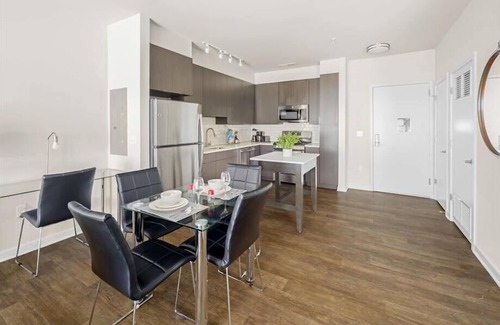 Reston Apartment | Walk to U Street Metro | A block from Whole foods & Shops