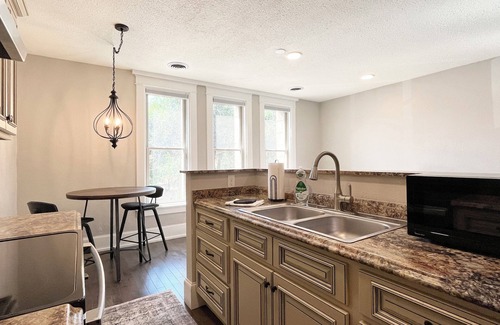 Hot Springs Apartment | Walk to VA Hospital, Restaurants + More ~ Excellent for Traveling Professionals!