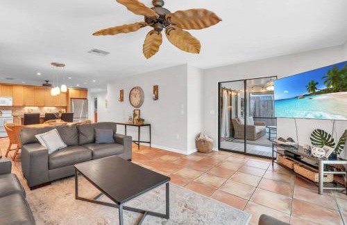Naples Park House | Walk to Vanderbilt Beach From Our Naples Park Home