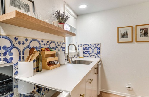 Cheesman Park Apartment | Walkable Apt w/Off-street Parking in Cheesman!