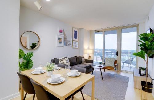 Ballston Apartment | Walkable Ballston Gem with Modern Style