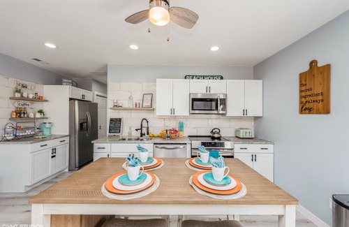 Michigan City Cottage | Walkable cozy cottage, Outlet Mall across street!