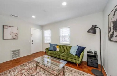 South Orange Apartment | Walkable downtown apartment steps from NYC Trainš