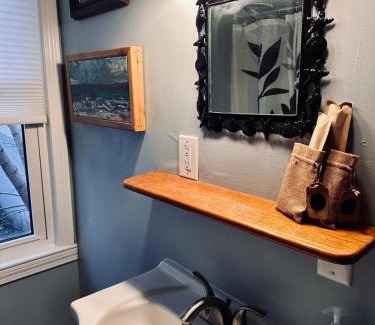West Bayside Apartment | Walkable near downtown 1 Bedroom