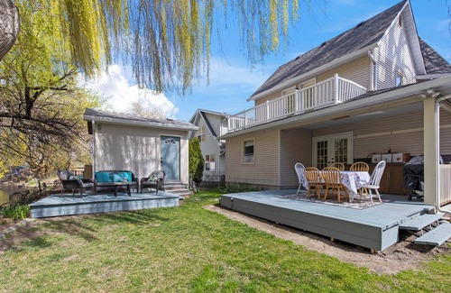 South Central House | Walkable private 2 bdrm suite w shared entry, kitchenette, bathroom