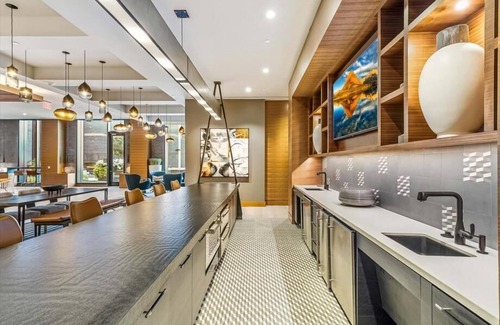 Reston Apartment | Walkable Reston Location | Well Equipped Gym & Kitchen | Reston Town Center