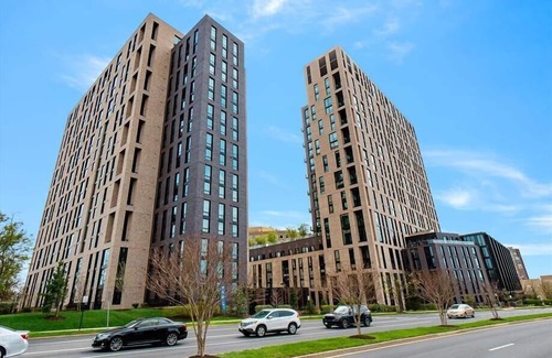 Reston Apartment | Walkable Reston Location | Well Equipped Gym & Kitchen | Reston Town Center