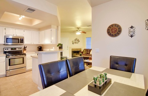 Central Scottsdale Condo | Walkable Scottsdale Gem w/Pool Access