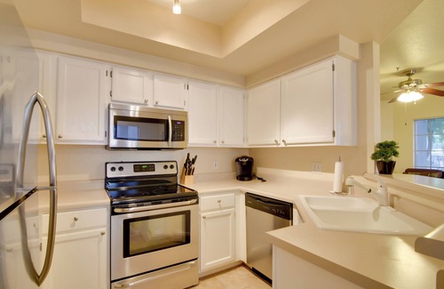 Central Scottsdale Condo | Walkable Scottsdale Gem w/Pool Access