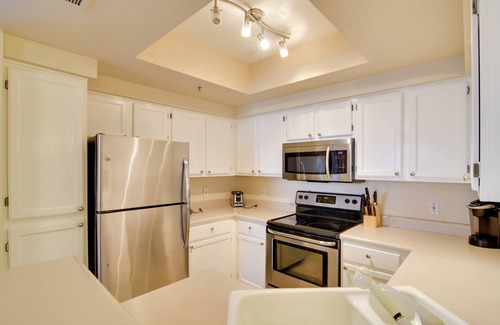 Central Scottsdale Condo | Walkable Scottsdale Gem w/Pool Access