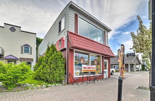 St Ignace Apartment | Walkable St Ignace Condo with Lake Huron Views