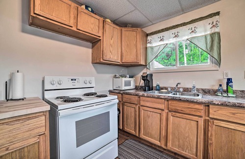 St Ignace Condo | Walkable St Ignace Condo w/Lake Huron Views