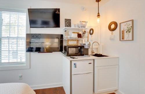 Hammondsport Apartment | Walkable Studio on Historic Hammondsport Property!
