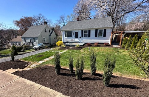 Fry's Spring House | Walkable to UVA