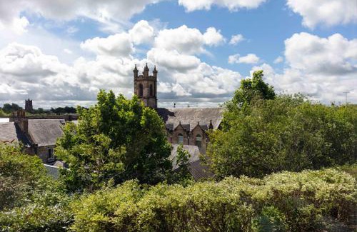 Kilmarnock Apartment | Walker Suite No 60 - Donnini Apartments