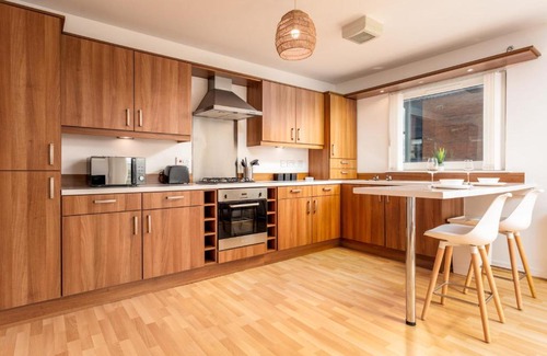 Kilmarnock Apartment | Walker Suite No54 - Donnini Apartments