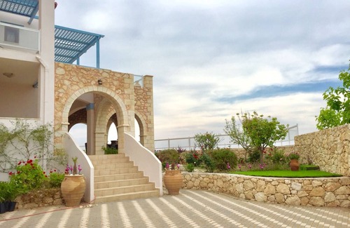 Apokoronas Villa | Walking distance to beach and all amenities