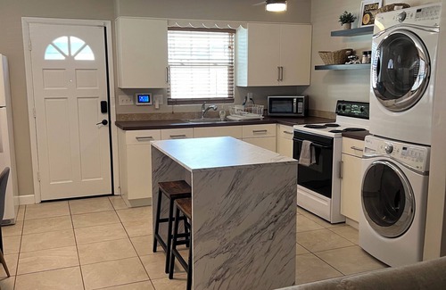 Dunedin House | Walking distance to Downtown, the Pinellas trail and the ocean.
