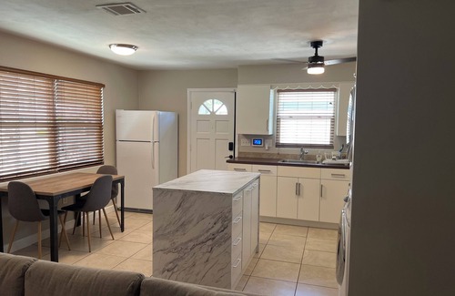 Dunedin House | Walking distance to Downtown, the Pinellas trail and the ocean.